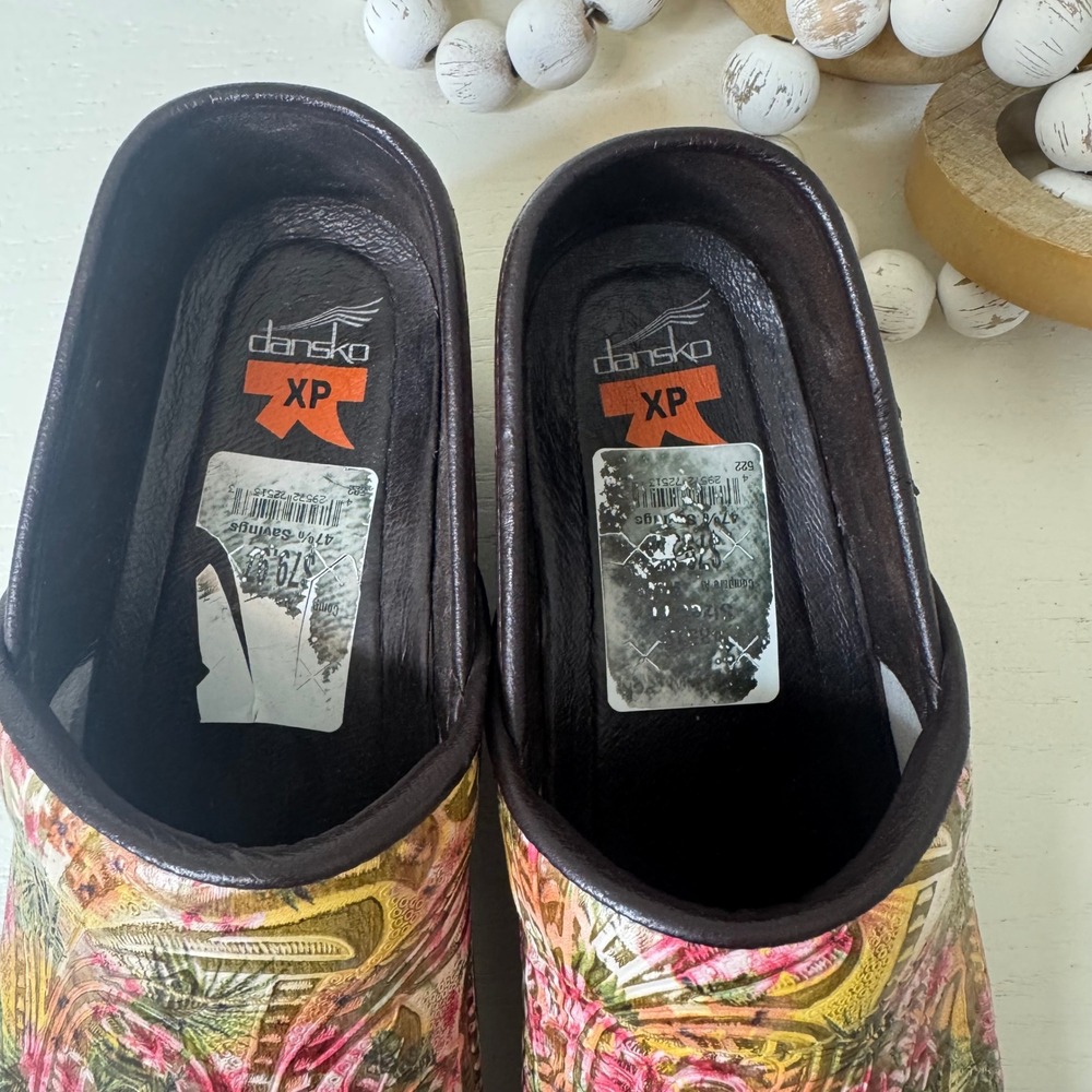 Dansko XP Clogs Womens 41 Tropical Floral Palm Leaf Slip Resistant Professional - Picture 2 of 5